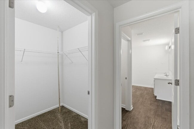 Building Photo - Welcome to this beautiful 3-bedroom, 2-bathroom home located in the heart of Bunnell!!