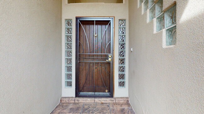 Building Photo - BEAUTIFULL 3 Bedroom  2 Bath IN THE FOOTHILLS