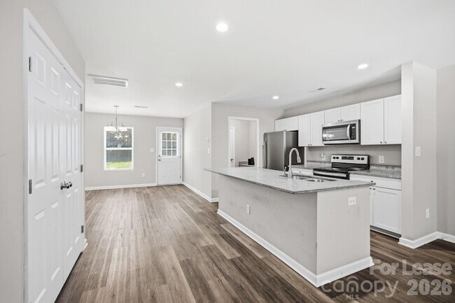 Building Photo - 1361 Ontario Dr