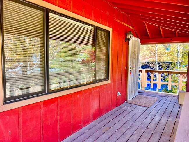 Building Photo - 6601 Lowry Ln