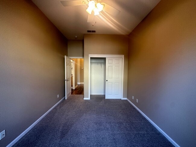 Building Photo - 9456 Vintner Cir