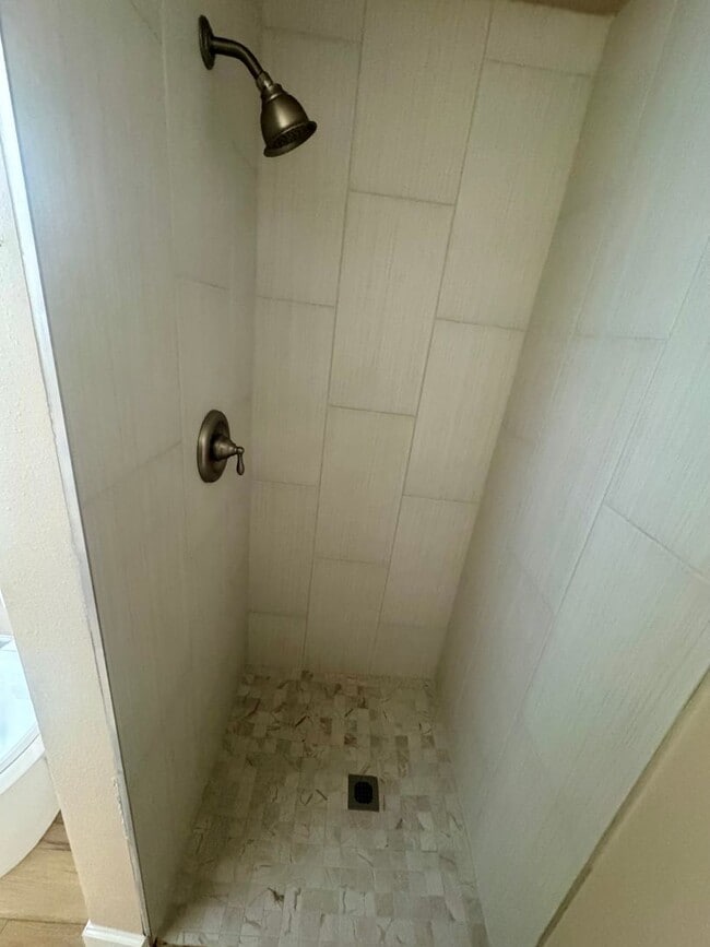 Building Photo - 4 Bedroom Home in Village 7, Centrally Loc...