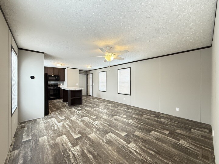 Building Photo - 10610 State Rte 762