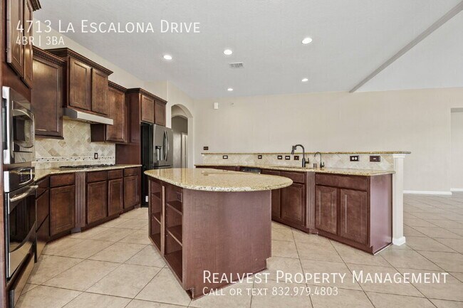 Building Photo - 4713 La Escalona Dr