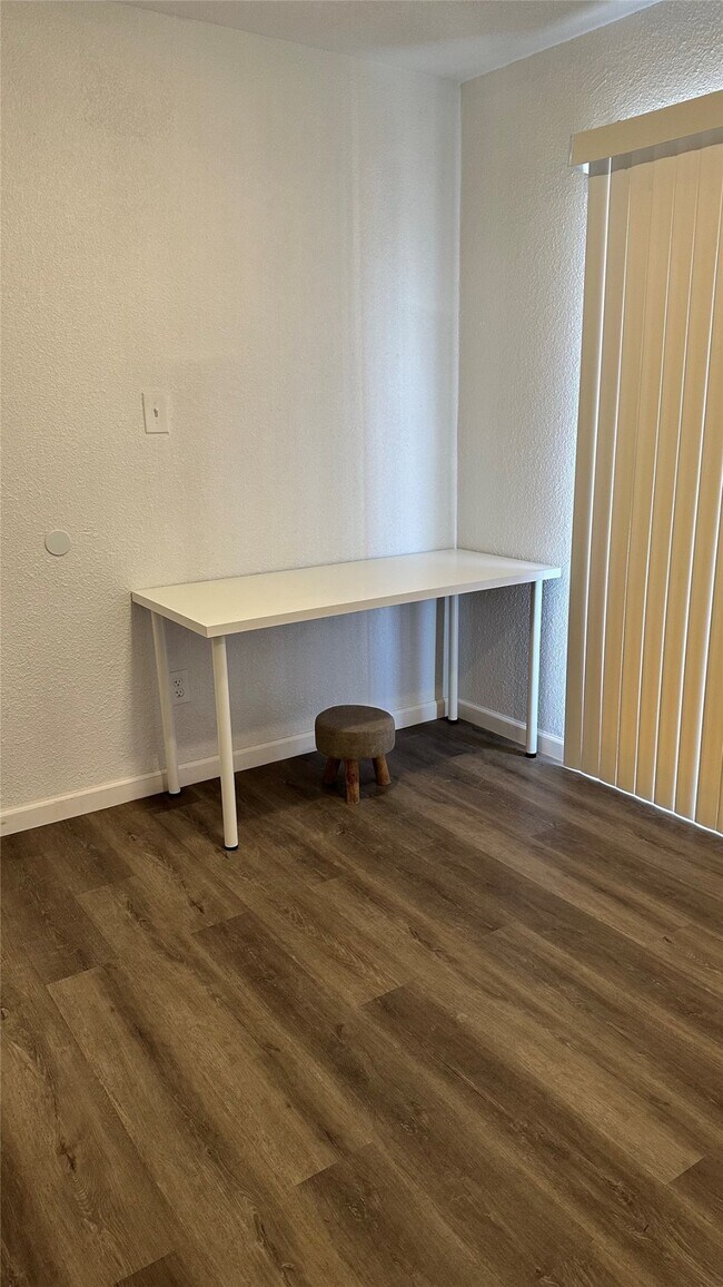 Building Photo - 6200 Ranchester Dr