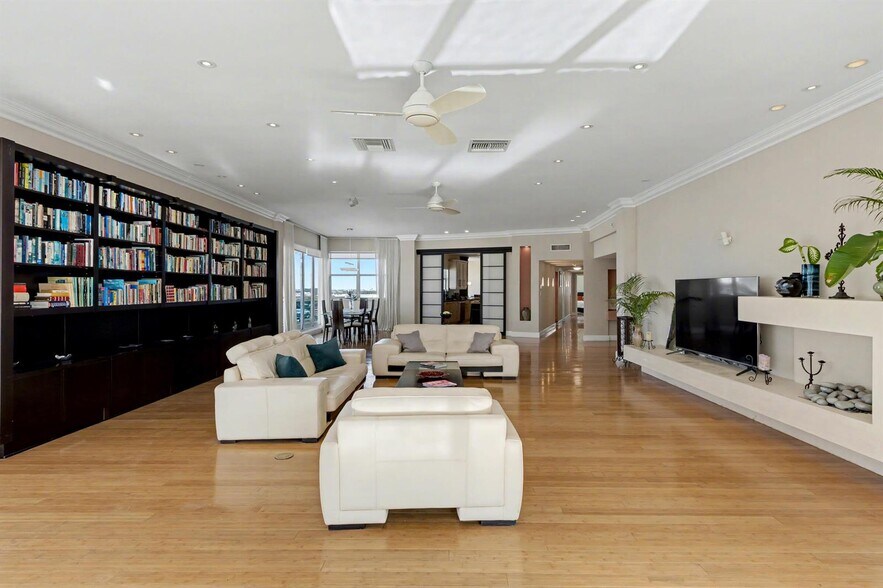 Building Photo - 3430 Galt Ocean Dr