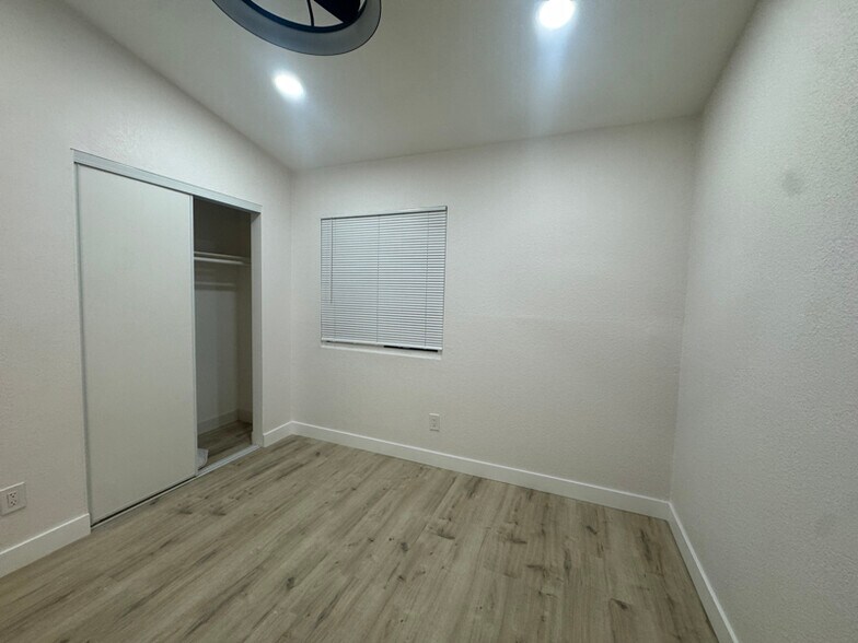 Building Photo - 1565 Joanne St