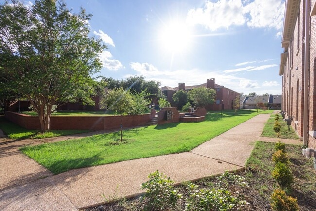 Building Photo - Brand New Townhome for Lease Available July!
