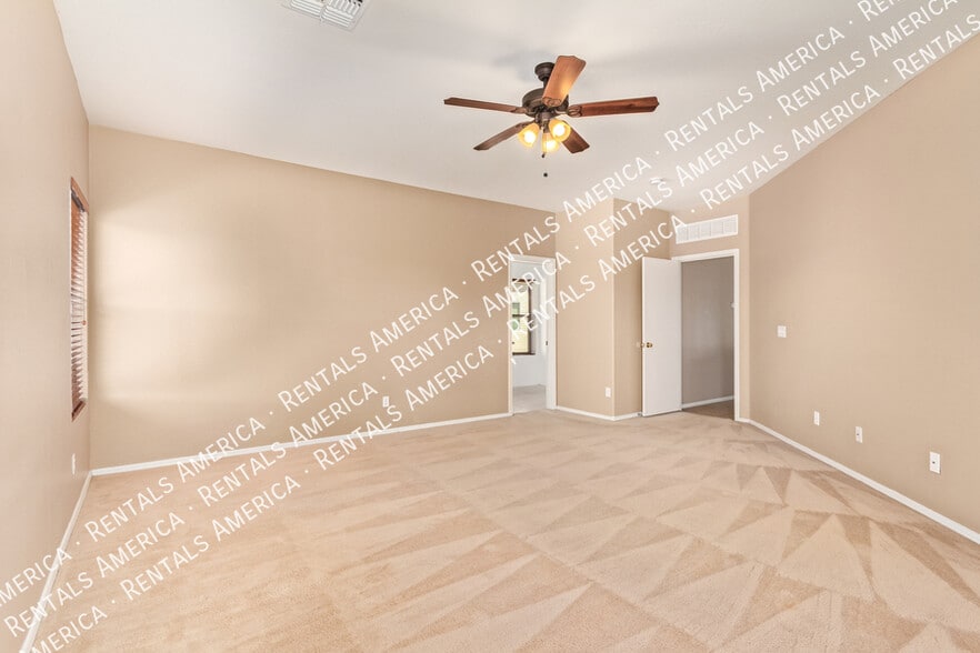 Building Photo - 664 W Silver Reef Ct