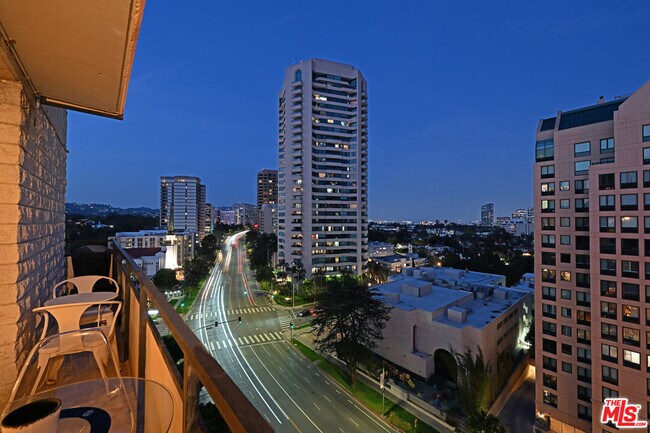 Building Photo - 10535 Wilshire Blvd