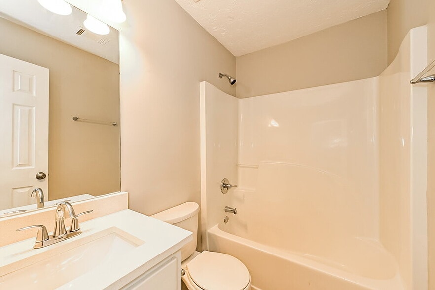 Building Photo - 125 Gingerbread Pl