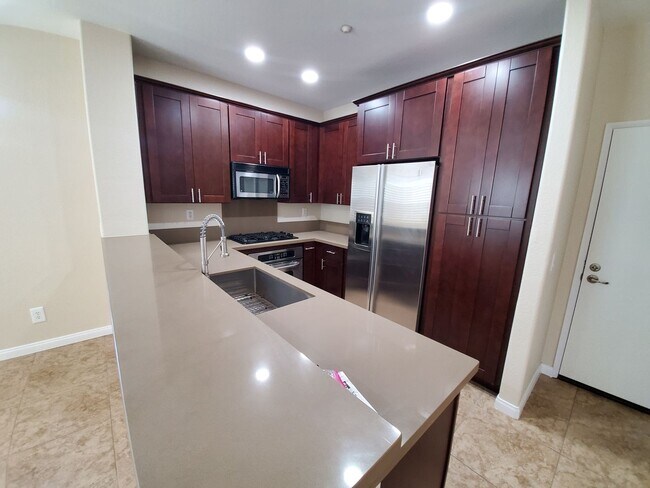 Building Photo - 2175 Condor Dr