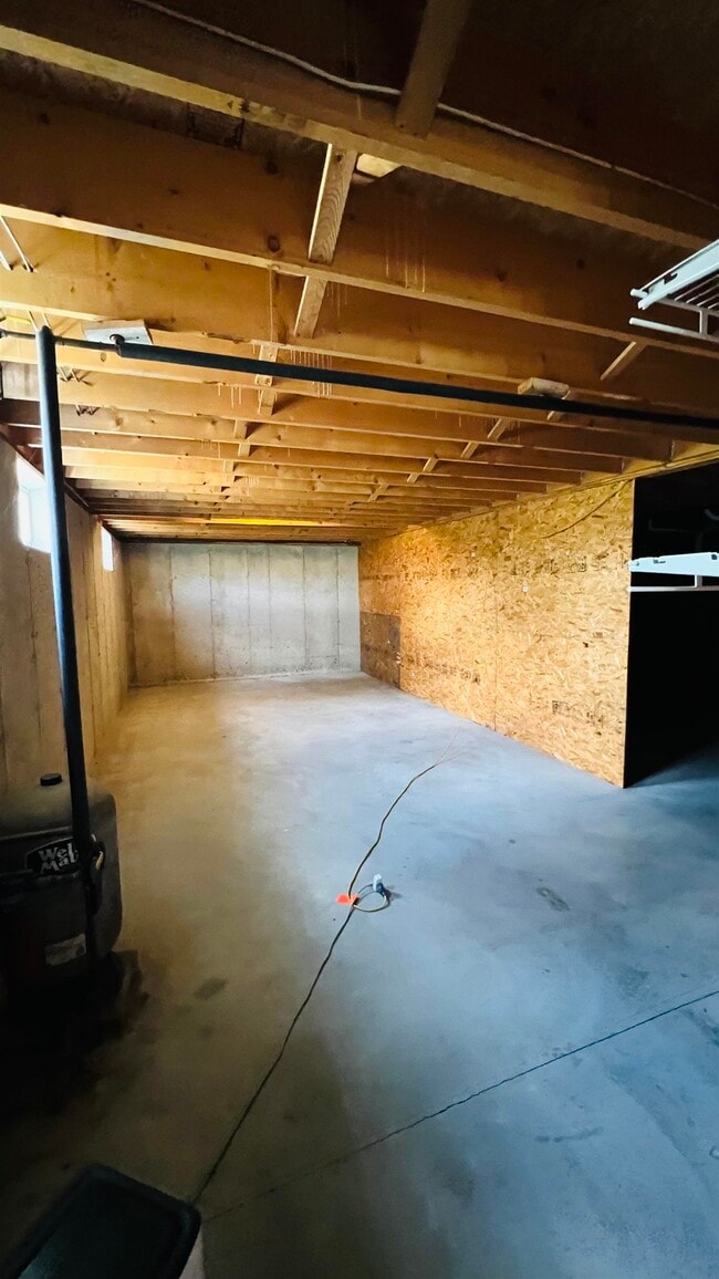 Building Photo - 1310 Main Rd