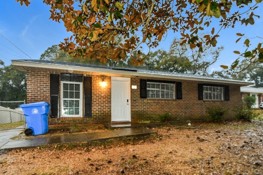 Building Photo - 141 Cosby Ct