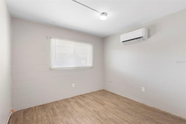 Building Photo - 901 Colyer St