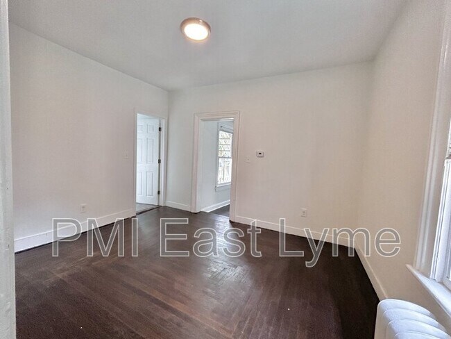 Building Photo - 54 Roath St