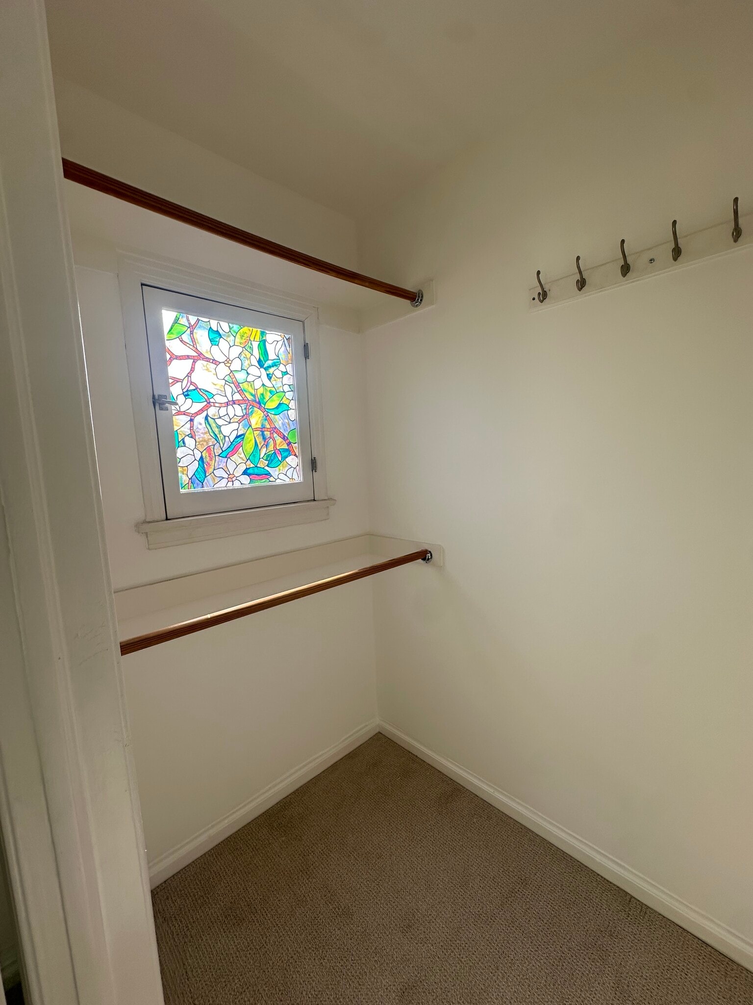 Walk-in closet - 612 N Plymouth Blvd