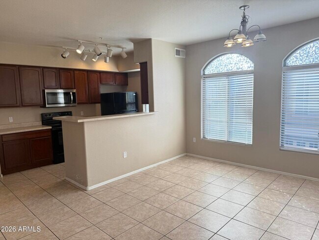 Building Photo - 16825 N 14th St