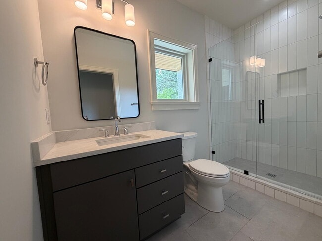 Building Photo - "Spacious and Elegant 4-Bedroom Home on Dover Avenue with 3.5 Baths and Nearly 3000 Sq Ft of Livi...