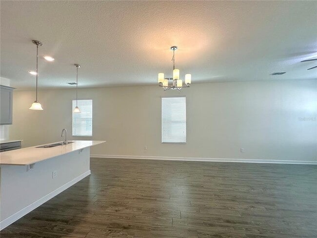 Building Photo - 10247 Love Story St