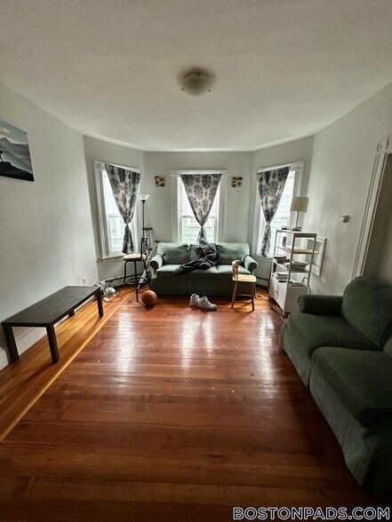 Building Photo - 173 Rindge Ave