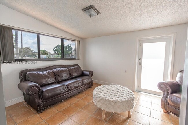 Building Photo - 4420 SW 114th Ct