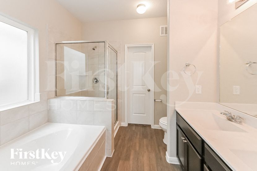 Building Photo - 24703 Lorenzo Glaze Trail