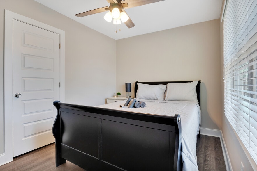 Building Photo - 764 Mary Ln