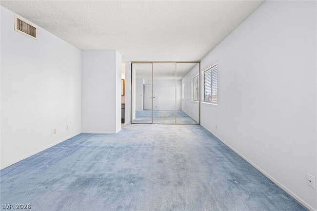 Building Photo - 6951 Wedgewood Way