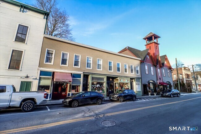 Building Photo - 17 Church St