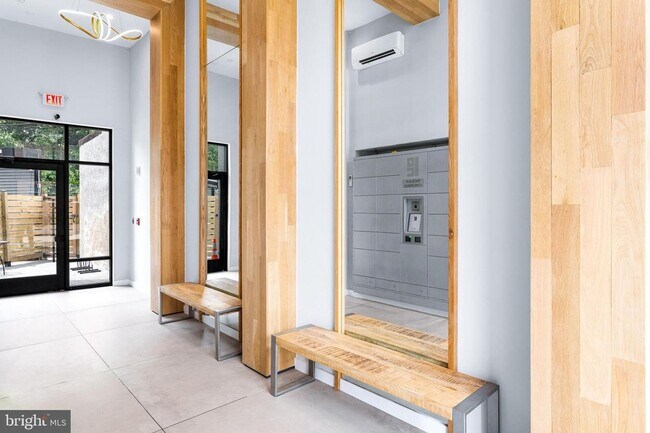 Building Photo - Modern 2BR/2BA with High Ceilings, W&D, Roommate-Friendly Floorplan