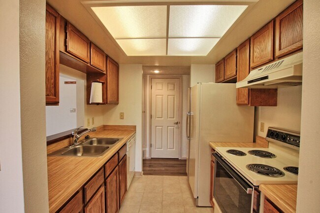 Building Photo - 4300 S Andes Way