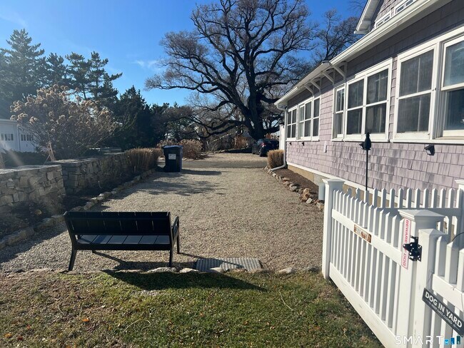 Building Photo - 624 Vineyard Point Rd