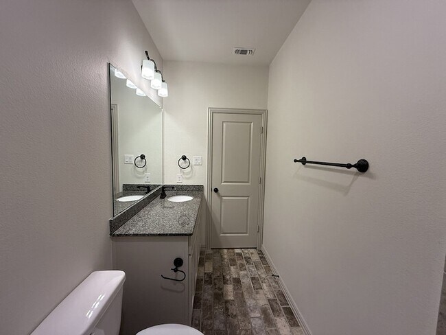 Building Photo - 4510 Meadow Hawk Dr