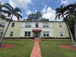 Building Photo - 426 NE 77th Street Rd