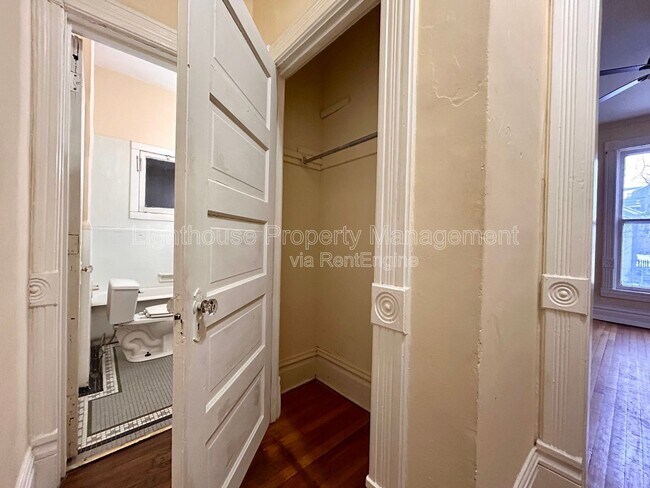 Building Photo - 317 Prospect Ave NE