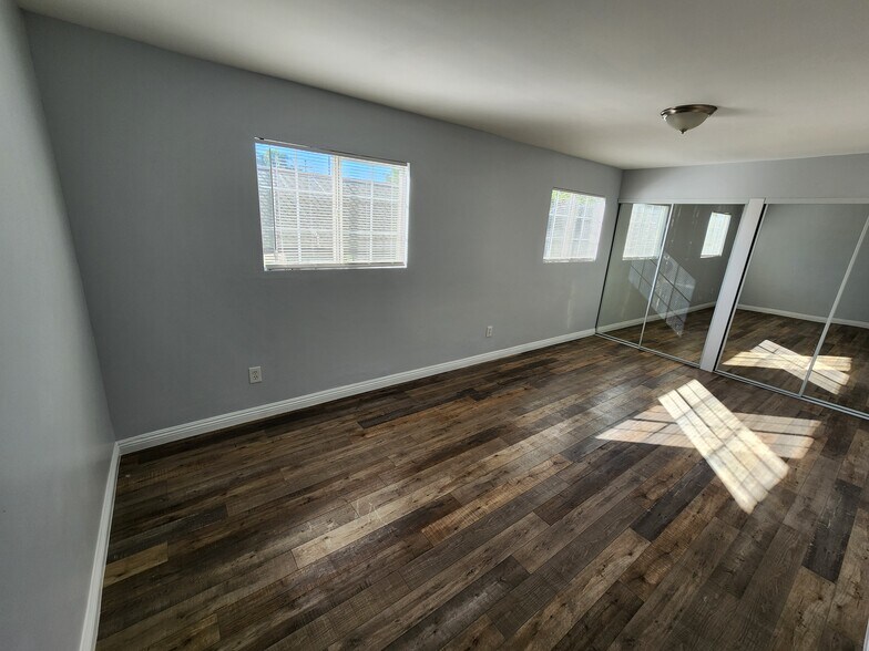 Building Photo - 7910 Nagle Ave