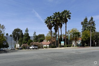 Building Photo - Lakeview Village