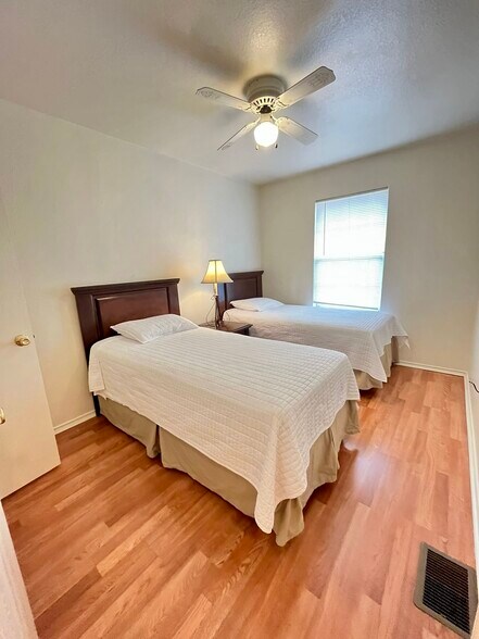 Building Photo - 4409 Abigail Dr