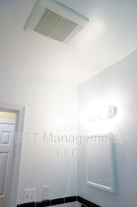 Building Photo - 8401 Flower Ave