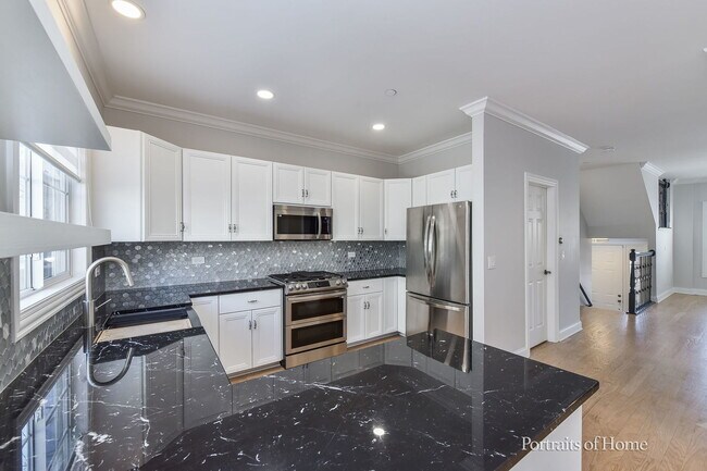 Building Photo - 850 Shandrew Dr