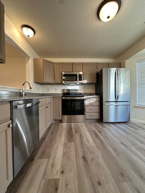 Building Photo - 800 Hamlet Cir S