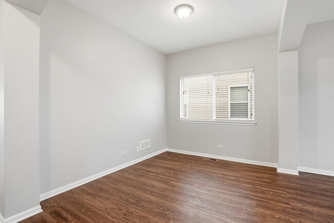 Building Photo - 2647 Pecos Cir