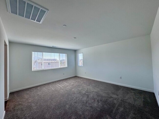 Building Photo - Brand new 4 bedroom Winchester home with a...