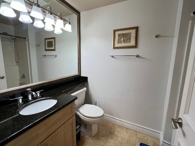 Building Photo - Meridian Unique 2/Bd 2/Ba St Tropez Floor ...
