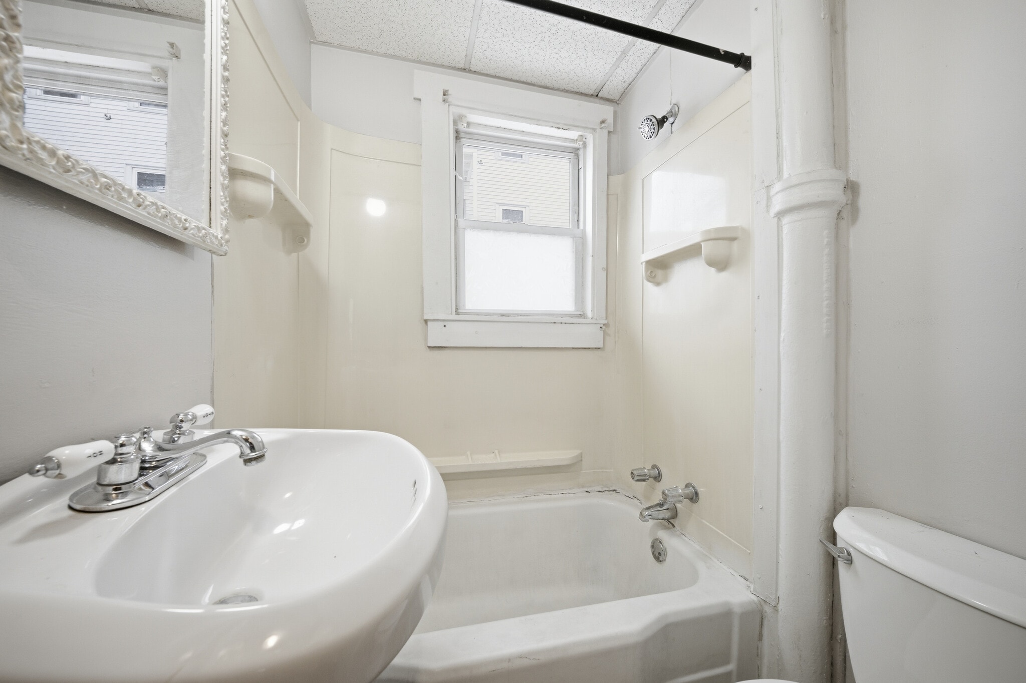 Building Photo - 367 Spruce St