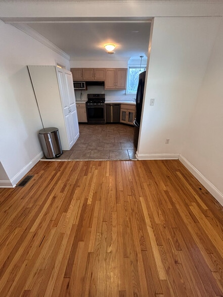 Building Photo - 3 Rondack Rd