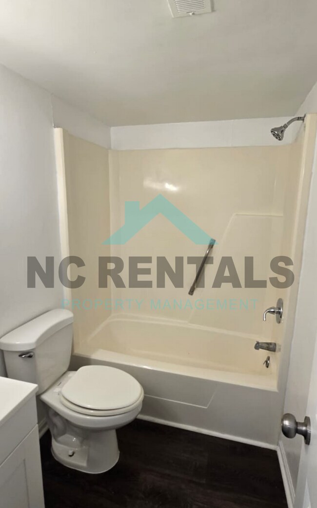 Building Photo - 2559 Green Oaks Ct SE