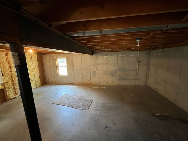 Building Photo - Ranch House in Bedford County-Hawkins Mill...