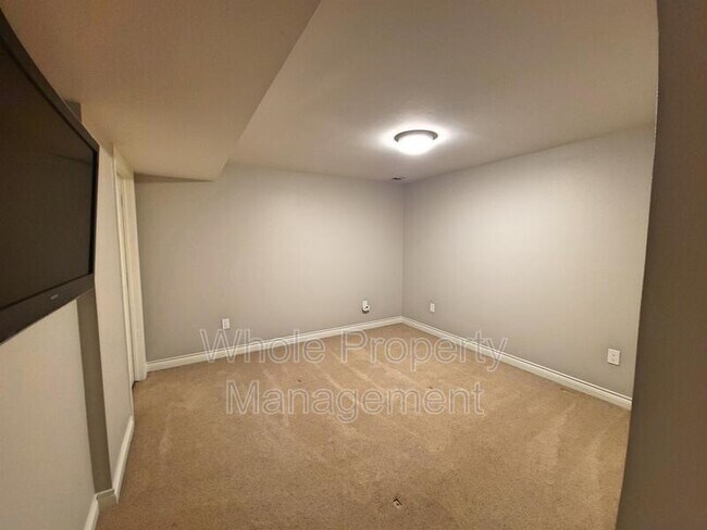 Building Photo - 434 Emerson St